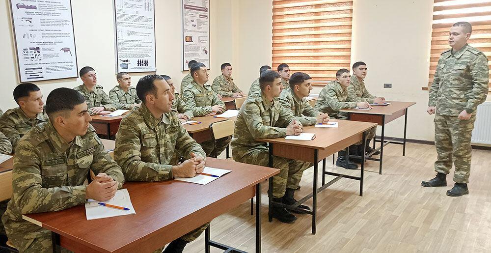 В азербайджанской армии проходят занятия нового учебного периода