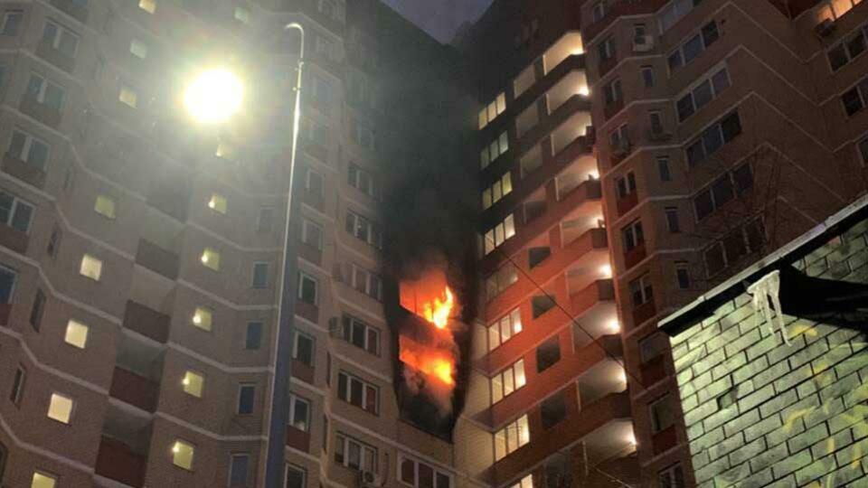 Жилой дом горит в Новой Москве