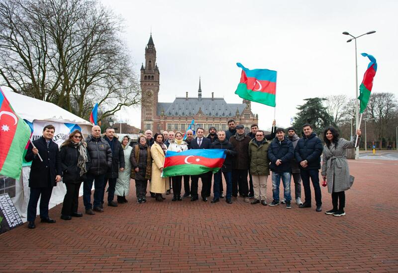 Азербайджанская диаспора провела мирную акцию перед Дворцом правосудия в Гааге