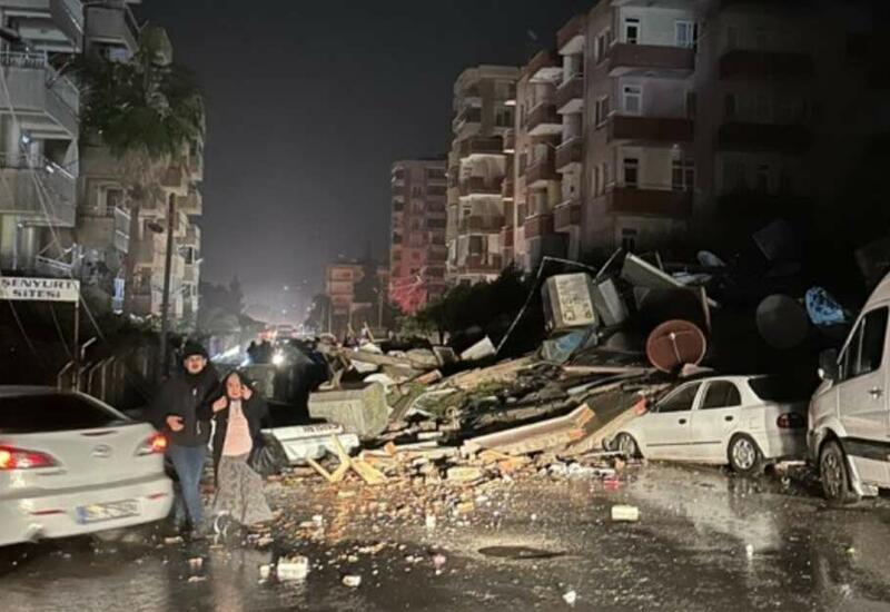 17-этажный дом обрушился в турецком городе Адана