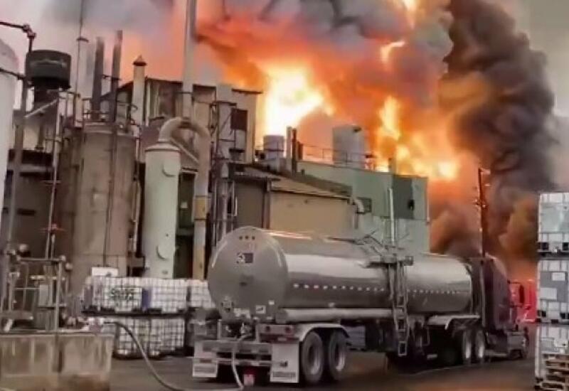 Крупный пожар на фабрике в США