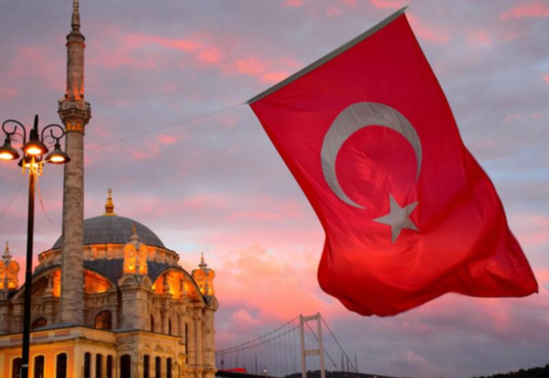В Турции пытаются понять причину свечения в небе