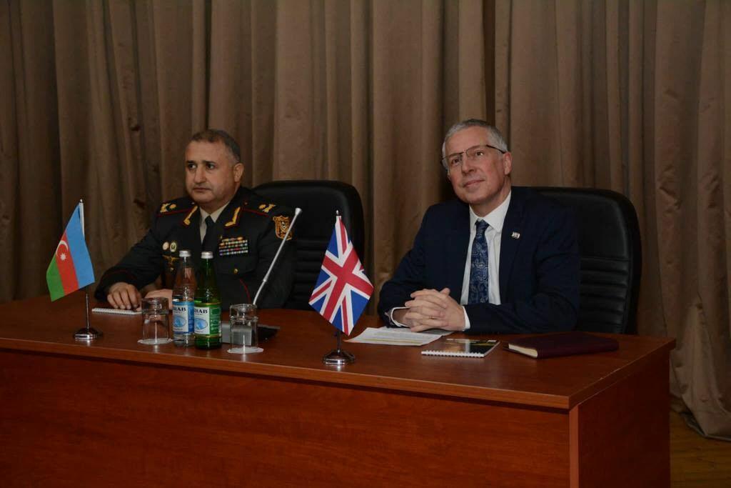 Азербайджанские военнослужащие завершили курсы минобороны Великобритании