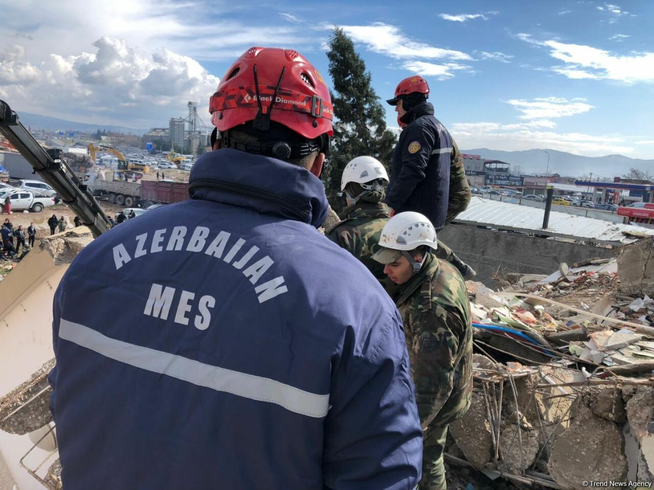Спасатели МЧС Азербайджана в Турции