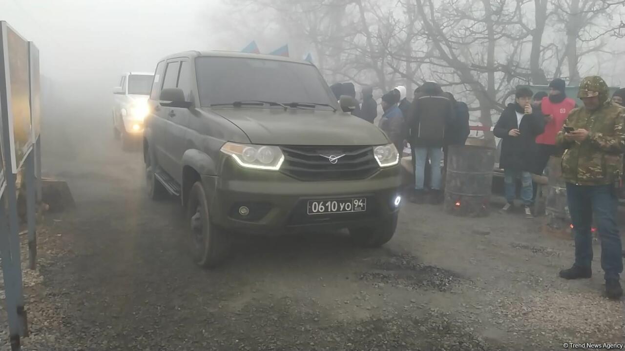 Сегодня по Лачинской дороге беспрепятственно проехали еще 63 автомобиля миротворцев
