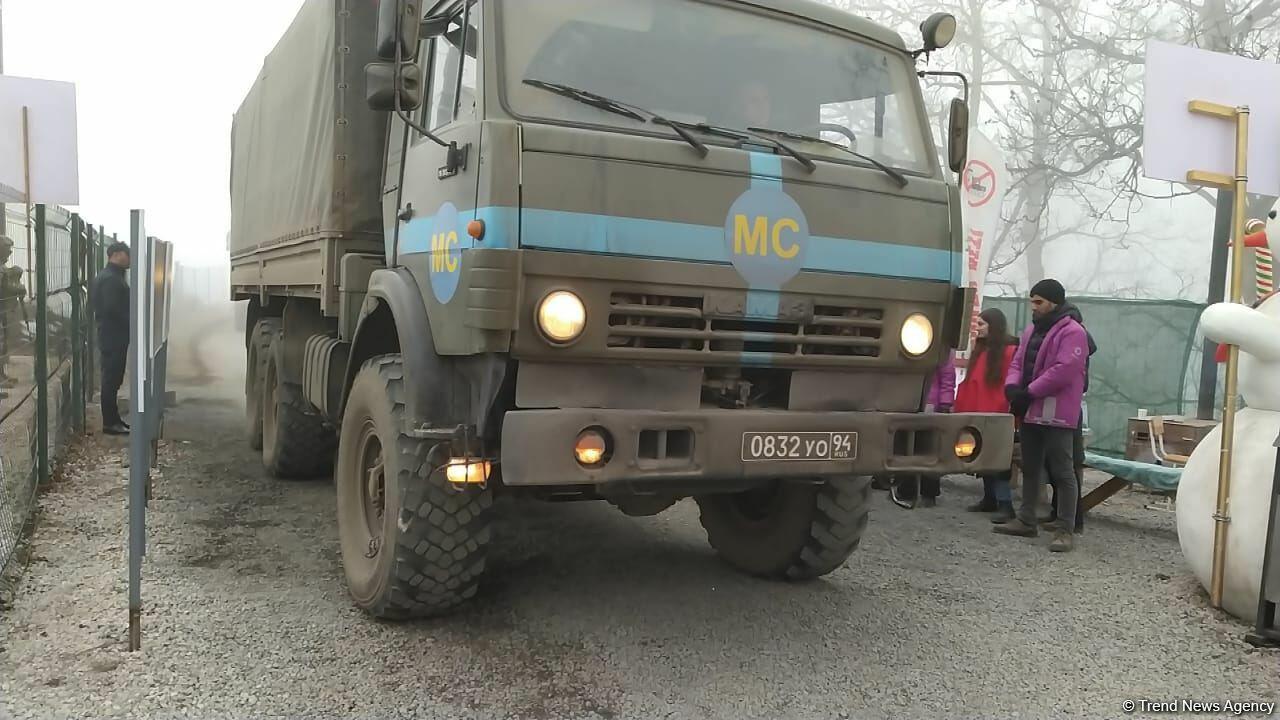 По Лачинской дороге беспрепятственно проехали 26 транспортных средств миротворцев
