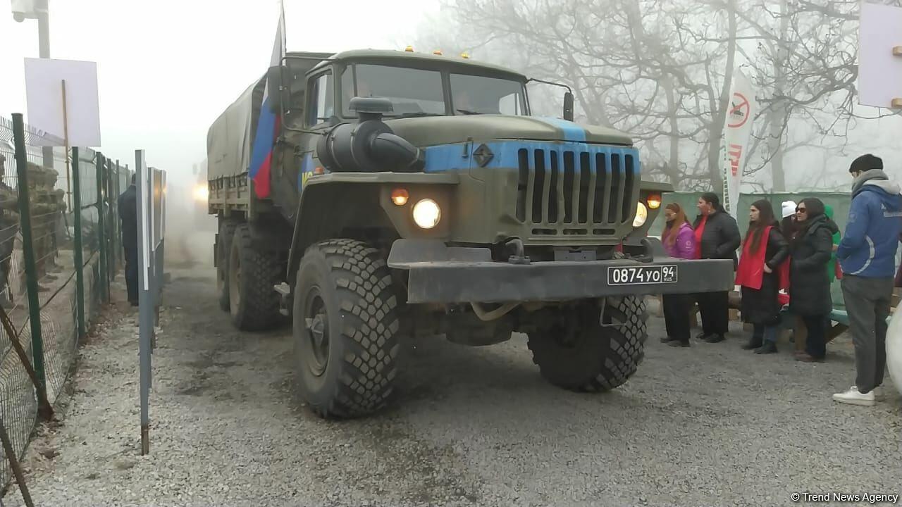 По Лачинской дороге беспрепятственно проехали 26 транспортных средств миротворцев