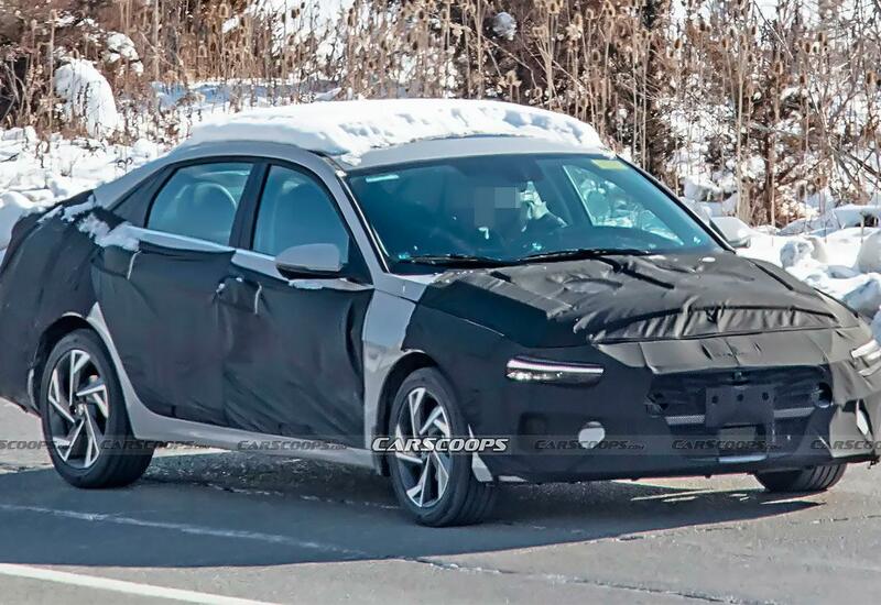Hyundai вывел на тесты обновленную Elantra