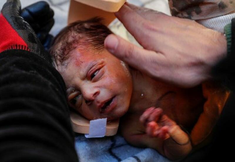 В Хатае из-под завалов спасли 20-дневного младенца