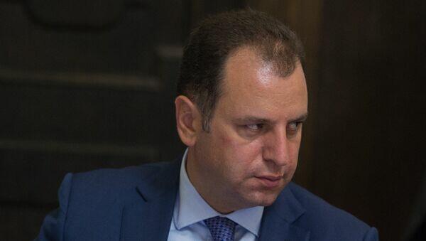 Удовлетворено ходатайство об аресте экс-министра обороны Армении