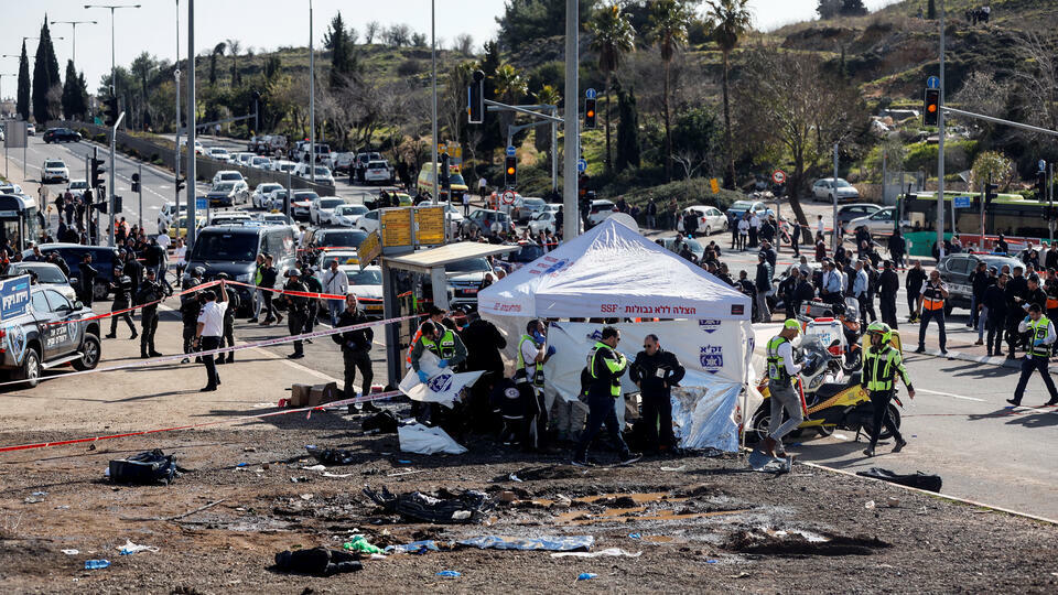 В Иерусалиме автомобиль врезался в остановку, есть жертвы