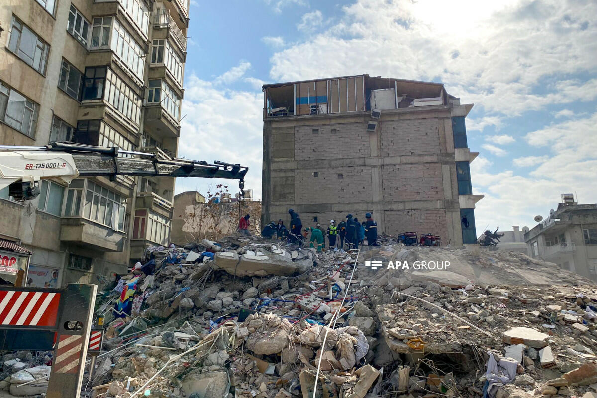 В Турции задержаны еще два подрядчика рухнувших зданий