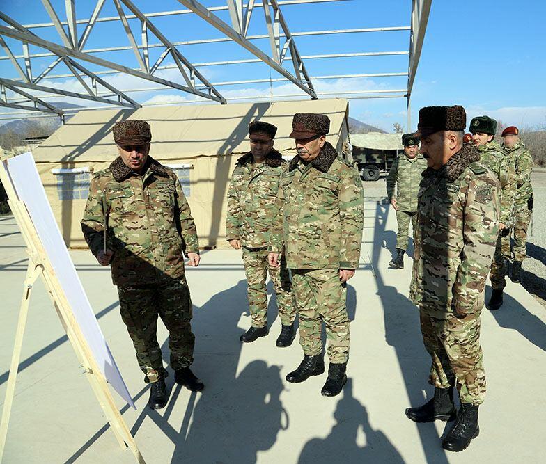 Министр обороны ознакомился с ходом строительных работ на освобожденных территориях Азербайджана