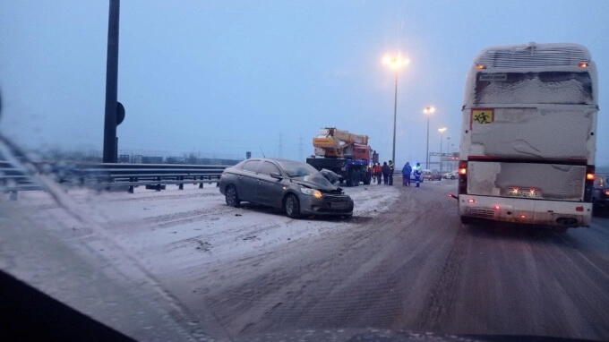 Сильнейший снегопад и ветер привели к ужасающим последствиям в Санкт-Петербурге