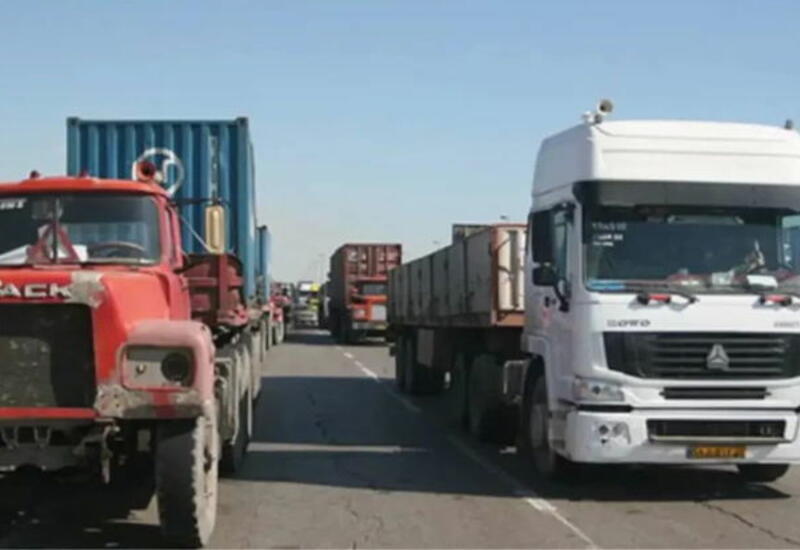В Иране владельцы грузовиков проводят акцию протеста против режима мулл