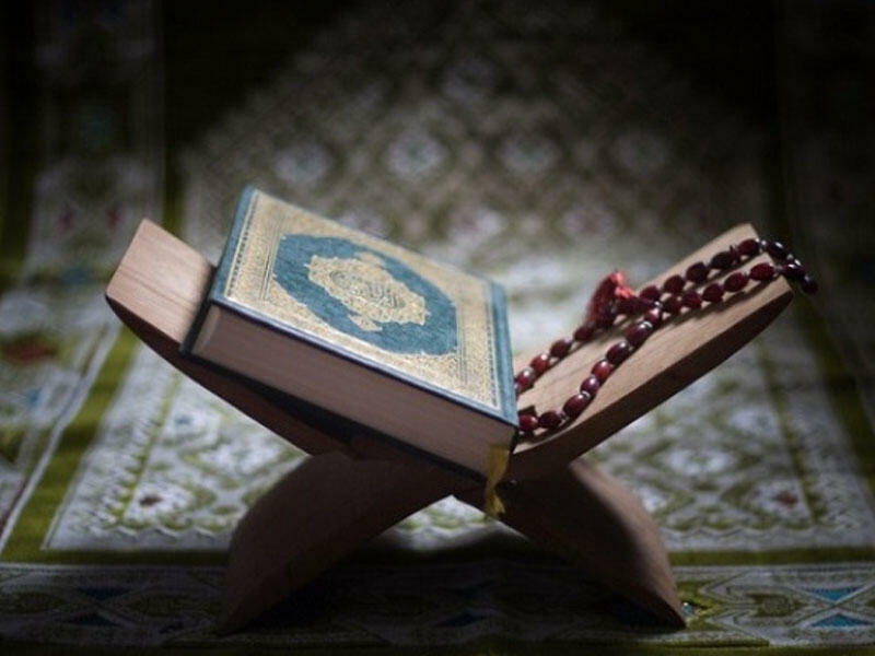 Hamı Quranı oxuyub başa