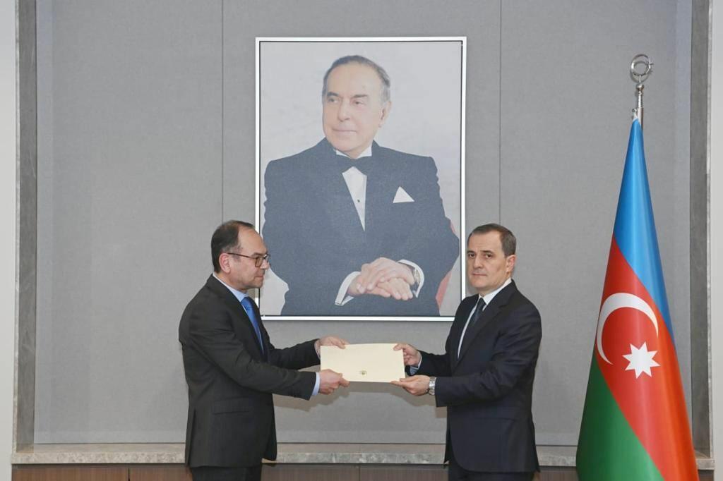 Посол Болгарии вручил копию верительных грамот Джейхуну Байрамову