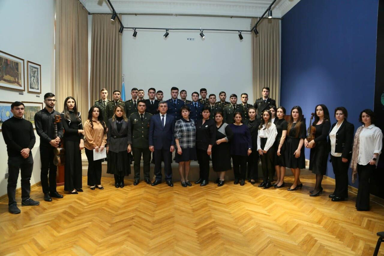 Учащиеся Бакинской музыкальной академии почтили память жертв Ходжалинского геноцида