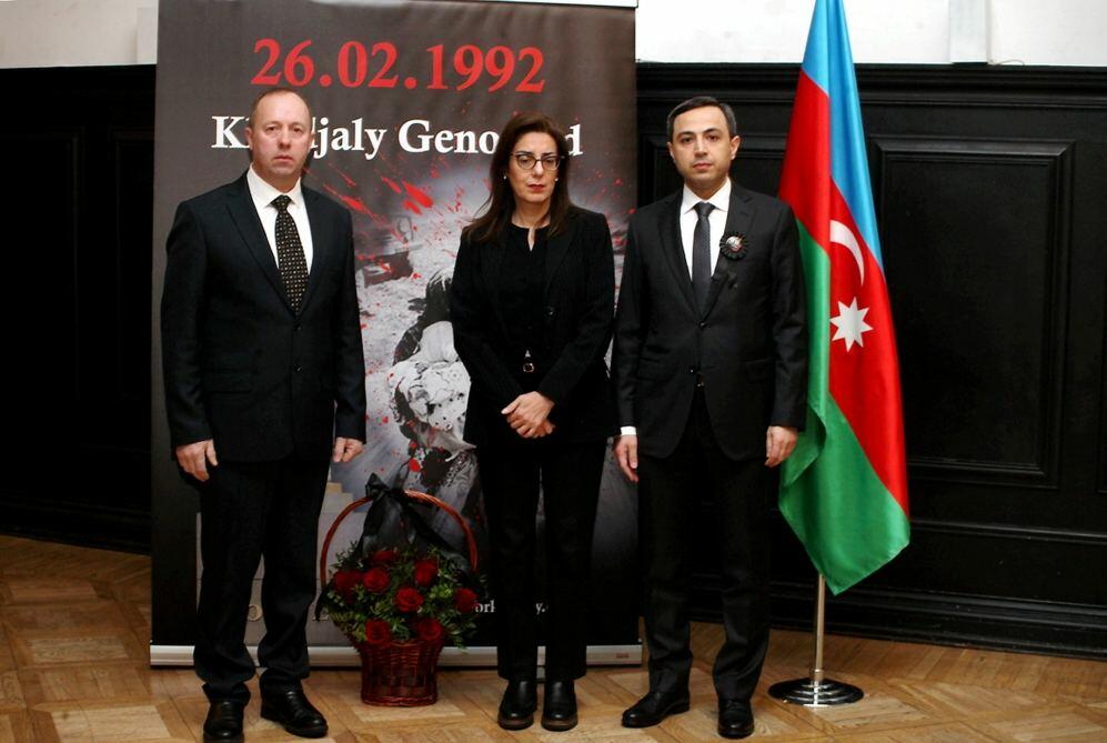 Памяти жертв Ходжалинского геноцида - выставка азербайджанского художника в Таллине
