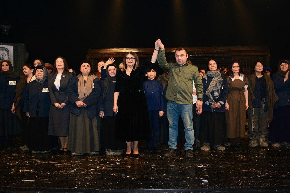 В Баку состоялся показ спектакля "Имя кода – V.X.A – (Жены врагов народа)"