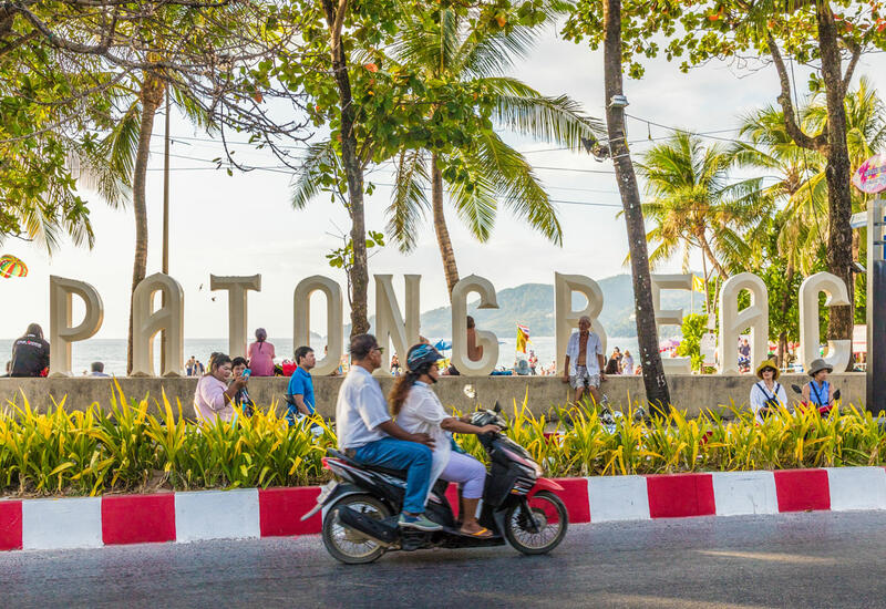 В Таиланде туристам за нарушения начнут выдавать красные карточки
