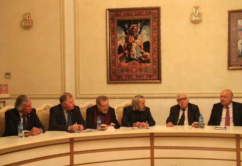 В Баку состоялась творческая встреча писателей Азербайджана и России
