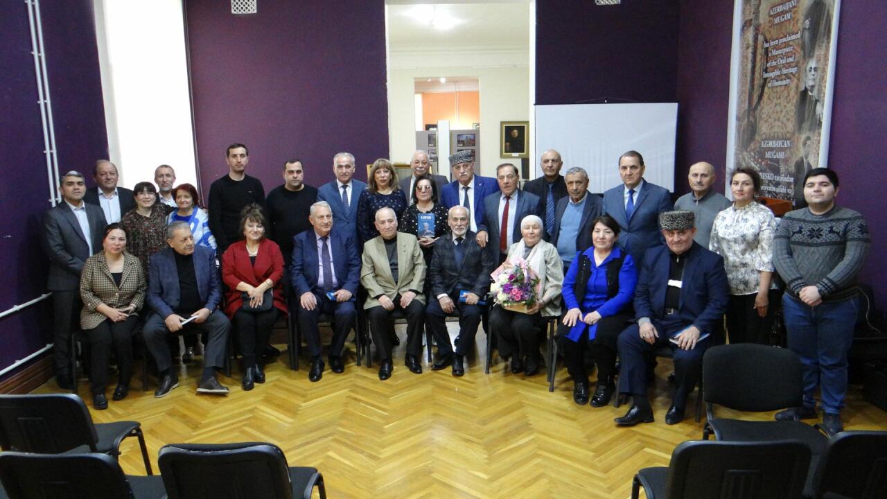 В Баку почтили память Алибабы Мамедова