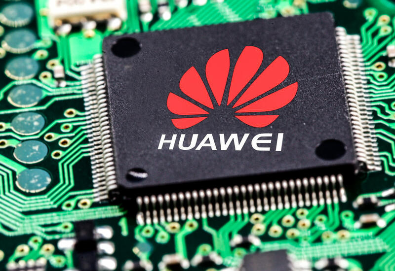 США рассматривают возможность запретить компаниям продавать чипы Huawei