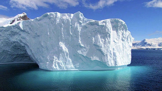 Лед вокруг Антарктиды растаял до рекордно низкого уровня