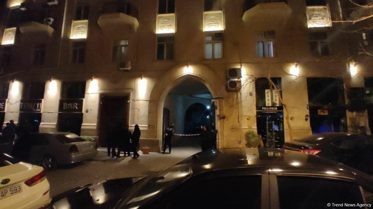 Кадры здания, где скрывался один из нападавших на гипермаркет в Баку