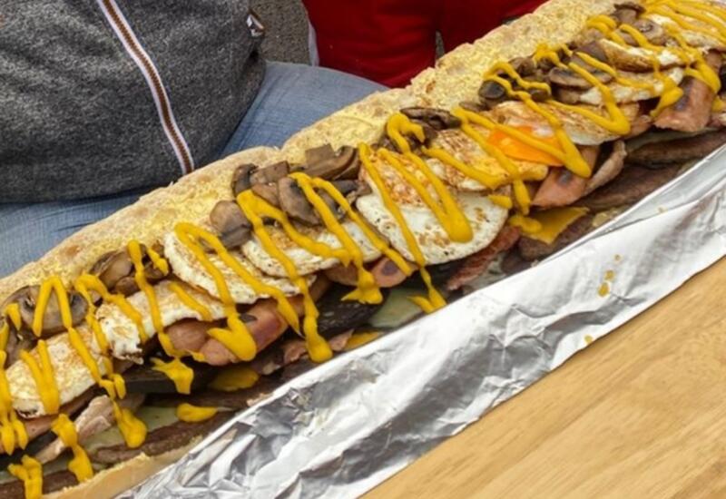 Непобедимый мега-сэндвич длиной 2 фута бросает вызов сильнейшему