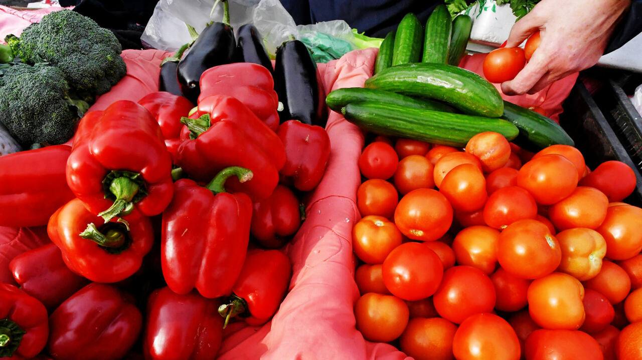 Массовые кражи овощей и фруктов с полей в Испании