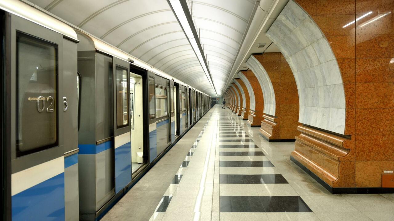 Мужчина толкнул подростка под поезд в московском метро
