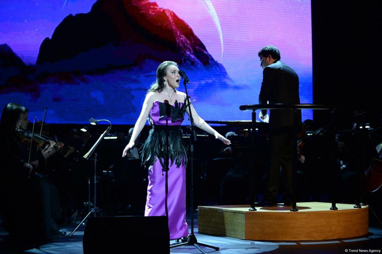 Потрясающая гармония высокого искусства оперы и моды – подарок от Центра Гейдара Алиева на 8 марта