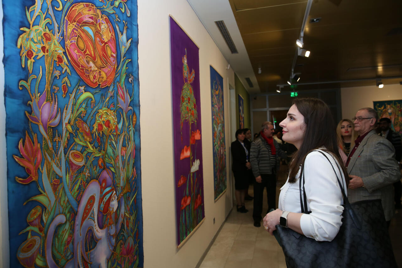 В Азербайджанском национальном музее ковра открылась выставка «Седьмое небо»