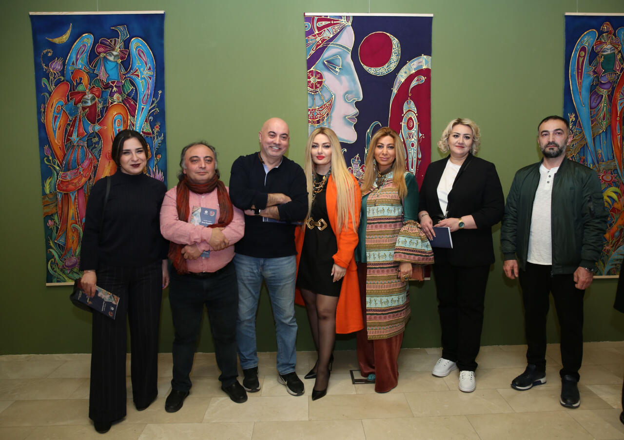 В Азербайджанском национальном музее ковра открылась выставка «Седьмое небо»