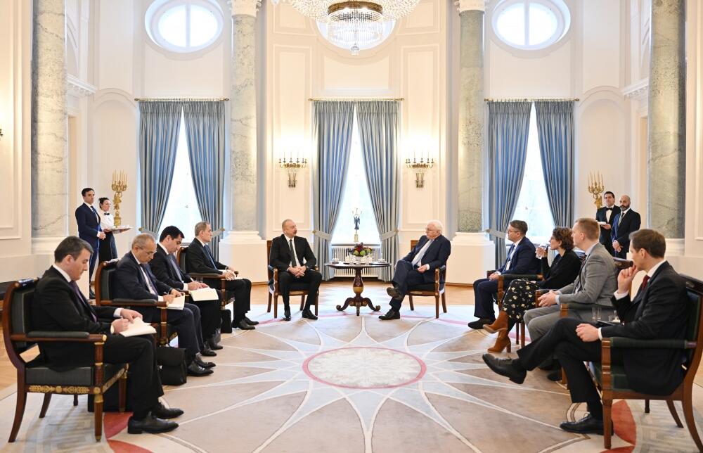 Встреча в расширенном составе между Президентом Ильхамом Алиевым и Президентом Германии Франком-Вальтером Штайнмайером