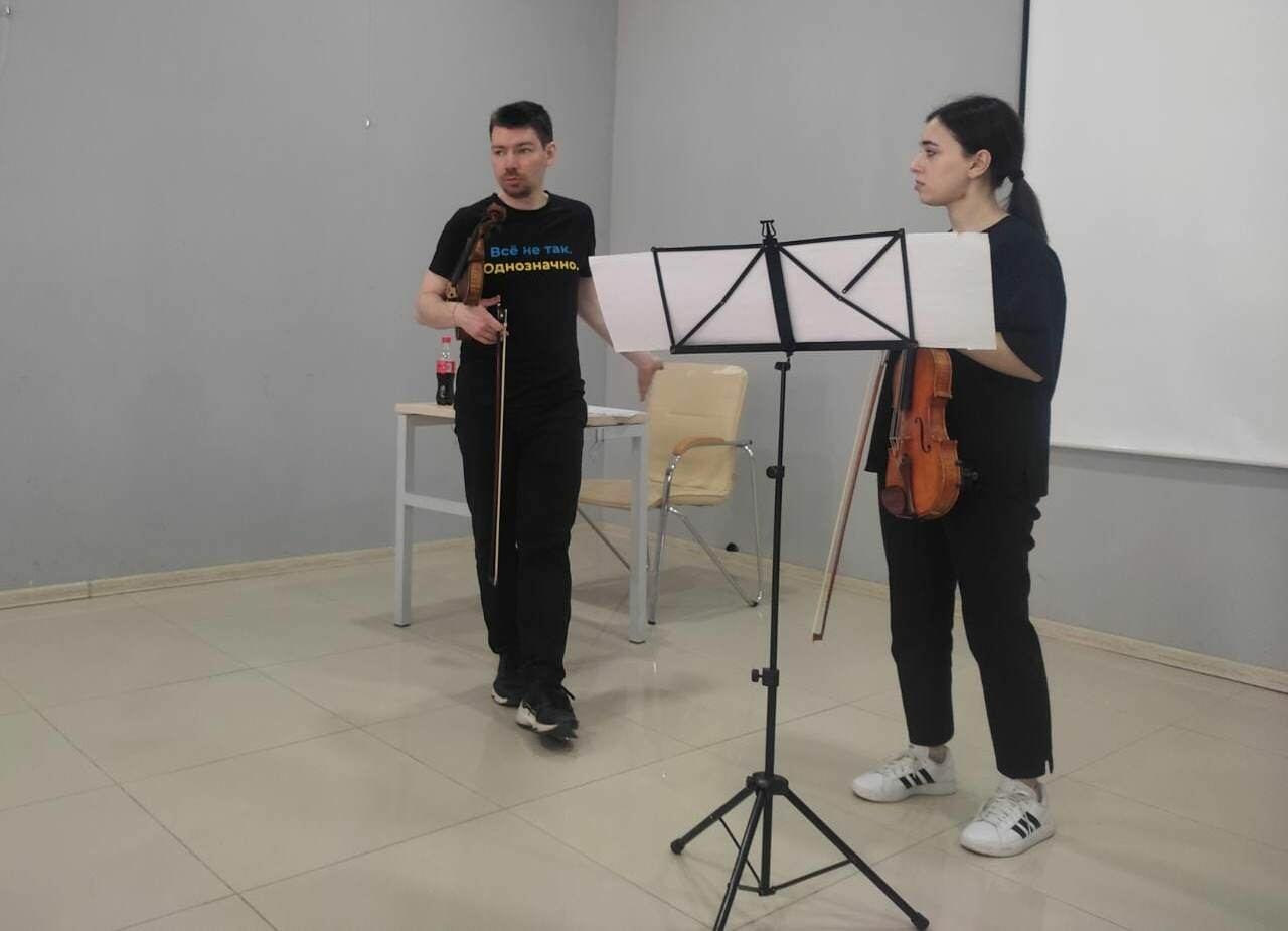 В Баку прошел мастер-класс и концерт Глеба Хохлова