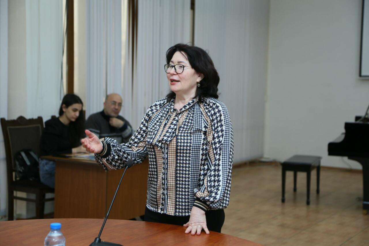 Улдуз Рафили-Алиева - первая азербайджанка, ставшая профессиональным театральным режиссёром