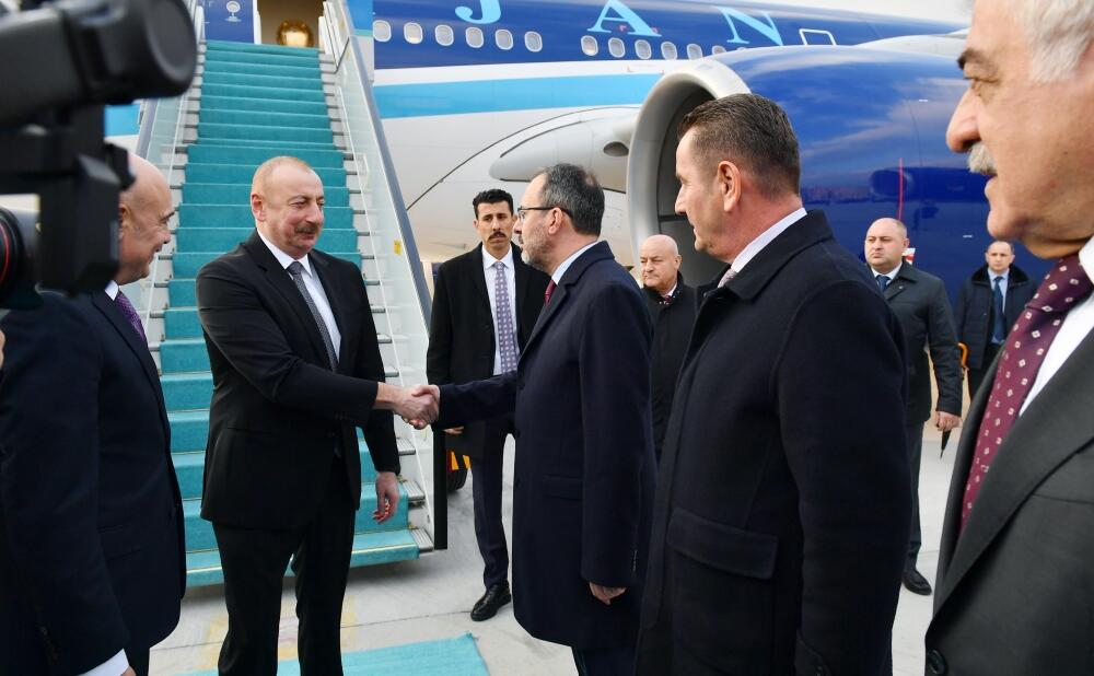 Президент Ильхам Алиев прибыл с визитом в Турцию