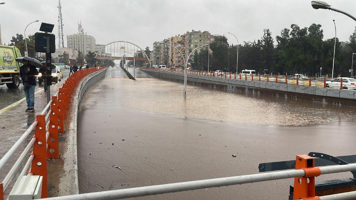 10 человек погибли в результате наводнения в зоне землетрясения в Турции