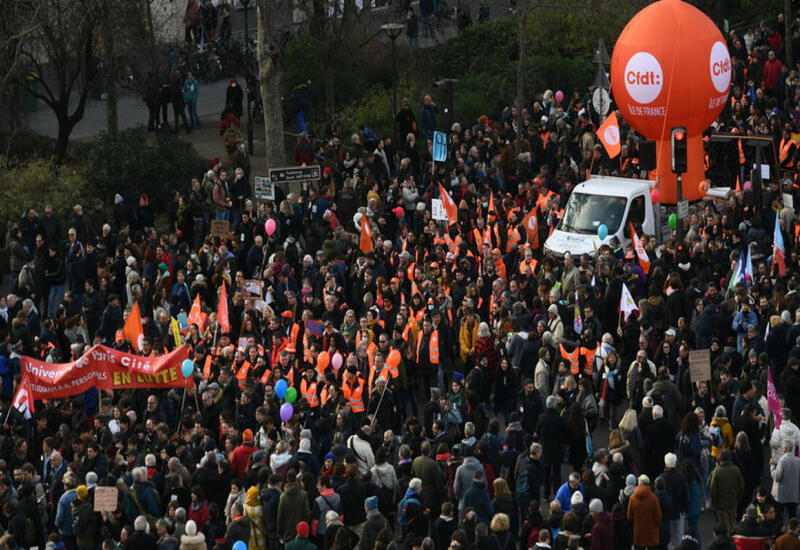 Почти 500 тыс. человек вышли на улицы Франции
