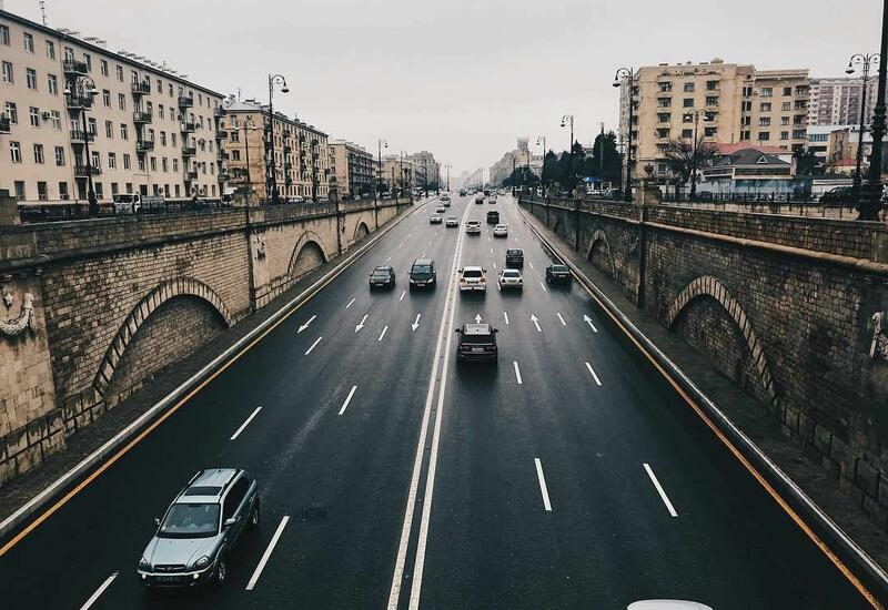 Снижается разрешенная скорость на основных дорогах Баку