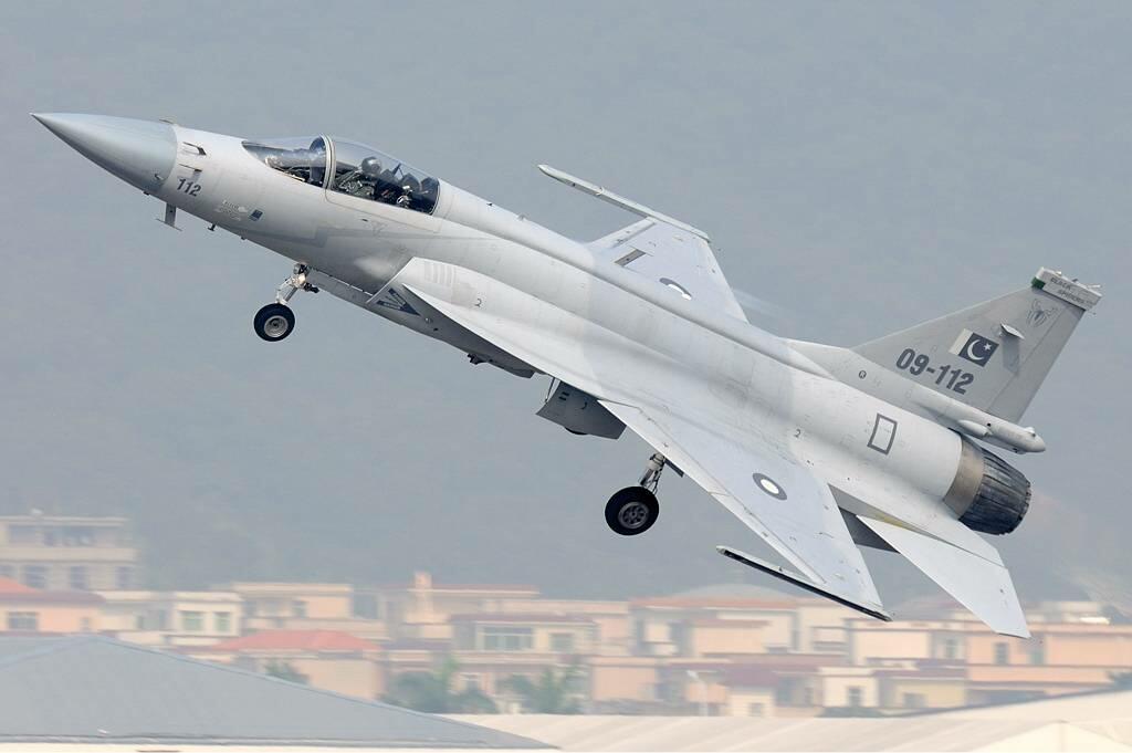 Аргентина возобновила переговоры по закупке китайских истребителей