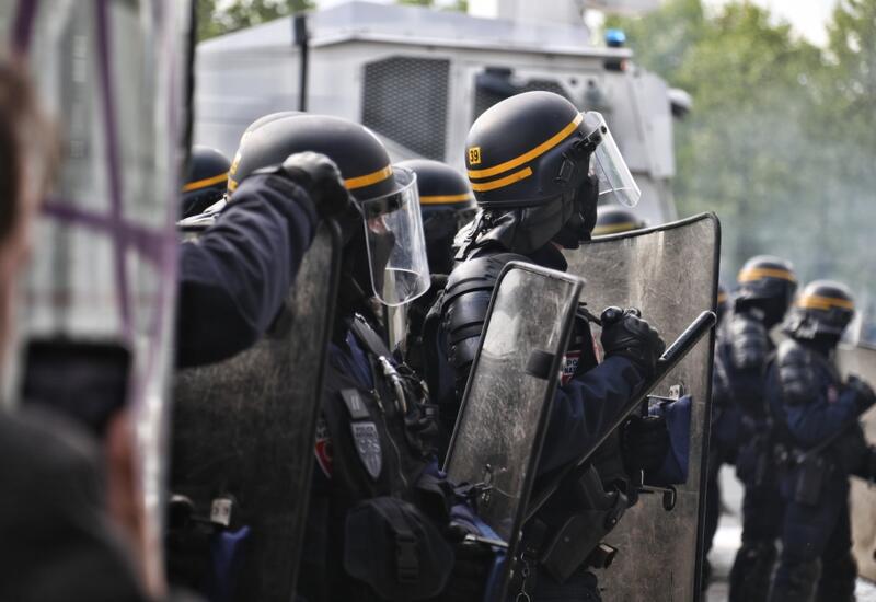 Французская полиция жестко разогнала участников демонстрации