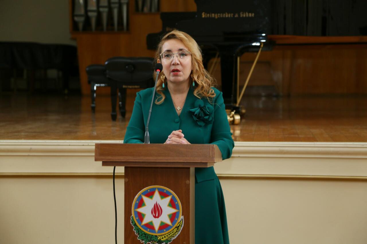 В Баку прошла презентация книги "Азербайджанское исполнительское искусство: страницы истории"