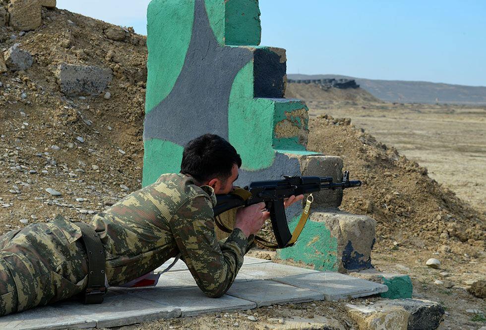 В Сухопутных войсках Азербайджана проведено первенство по военизированному кроссу