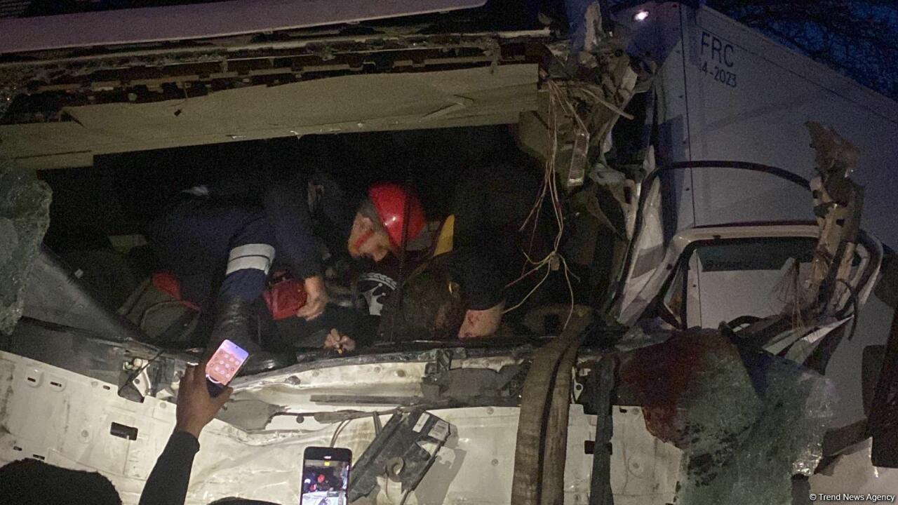 Тяжелое ДТП на дороге Баку-Хачмаз, есть погибшие