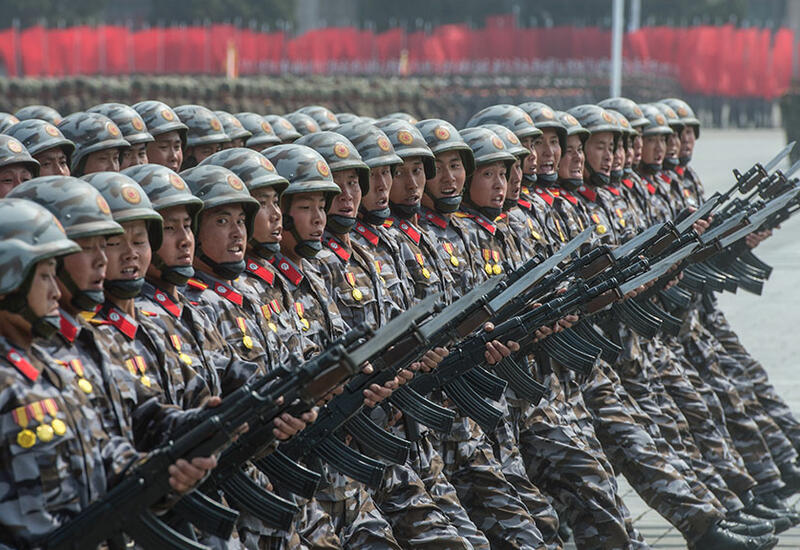 Молодежь Северной Кореи массово записалась в армию для войны с США