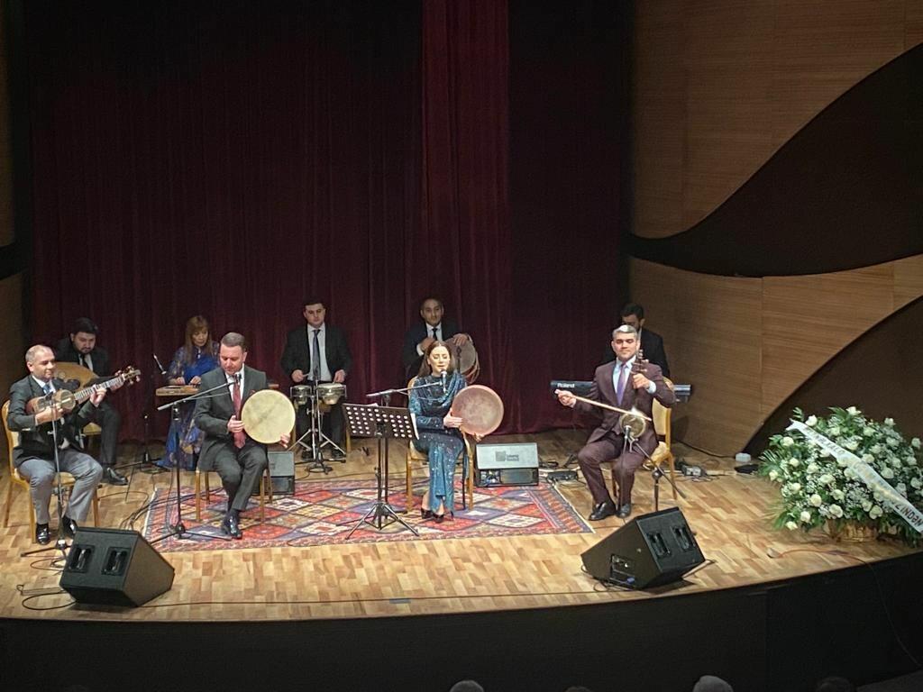Юбилей Арифа Бабаева отметили на сцене Международного центра мугама
